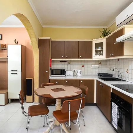 Apartament Cosy1 Bedroom With Balcony & Sea Views - Close To Bay *