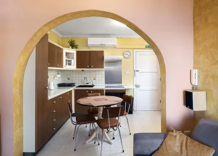 Cosy1 Bedroom With Balcony & Sea Views - Close To Bay Mellieħa