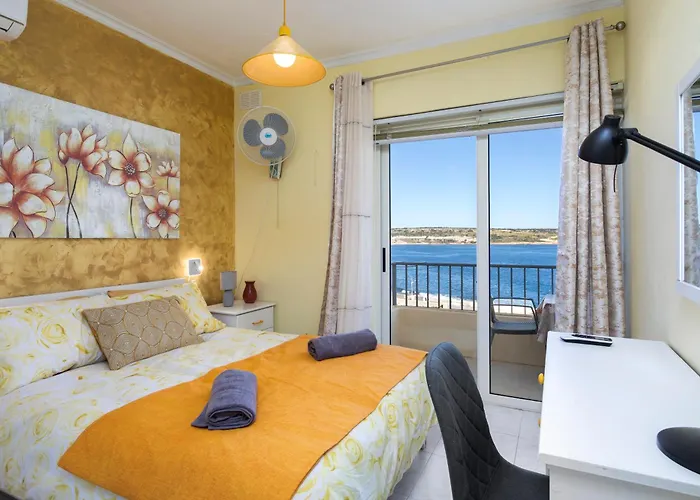 Cosy1 Bedroom With Balcony & Sea Views - Close To Bay Apartament *